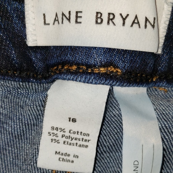 gently preowned womens Lane Bryant Jeans. - Picture 3 of 5